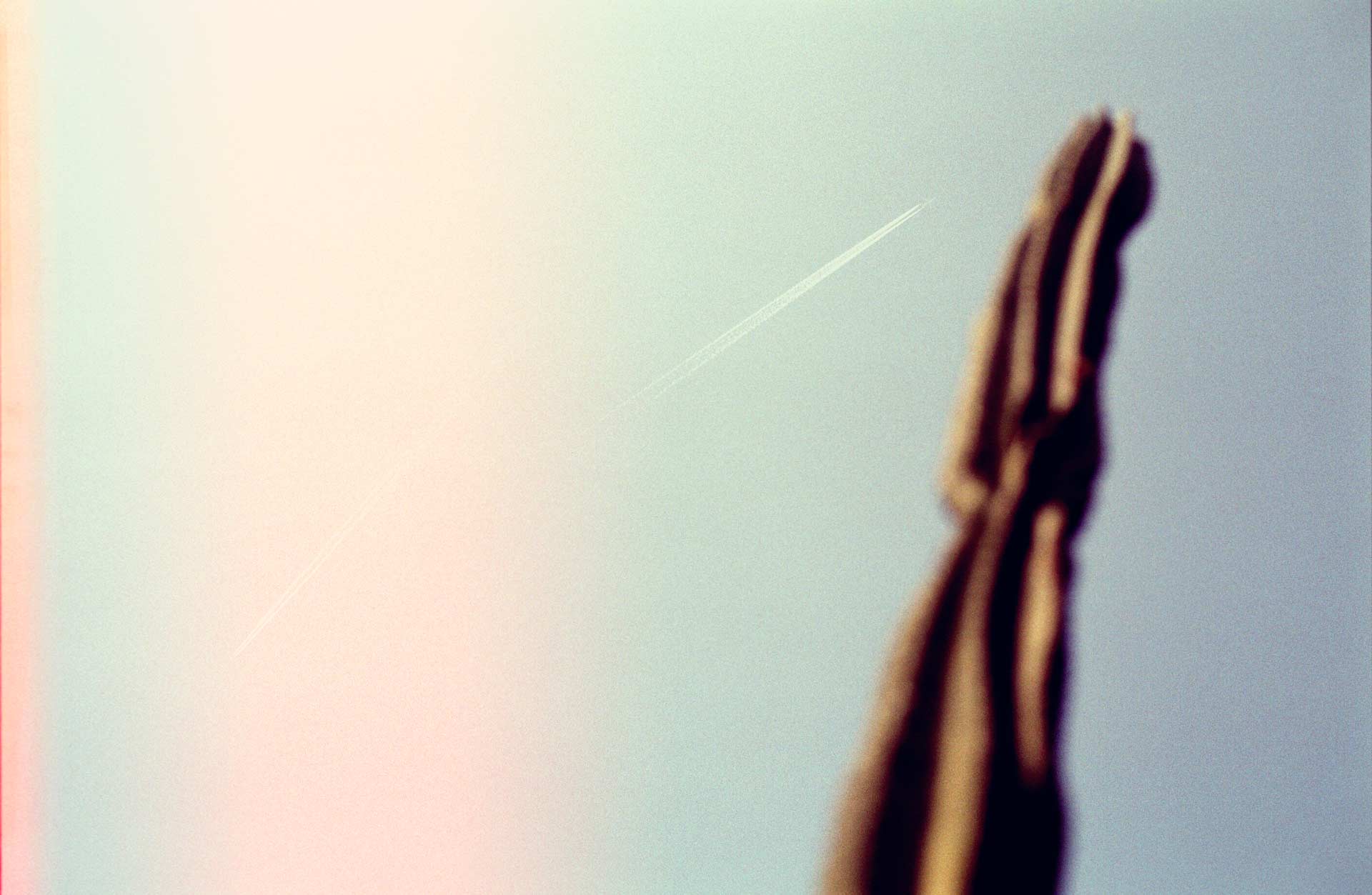 Header image of about page. Leak light version.